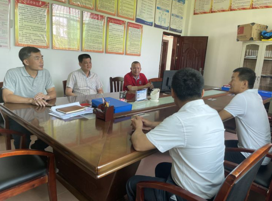 走訪(fǎng)調研幫扶村 助力鄉村振興路——市環(huán)發(fā)公司黨委書(shū)記王蜂帶隊到幫扶村走訪(fǎng)調研脫貧攻堅與鄉村振興工作(圖2)