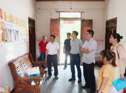 走訪(fǎng)調研幫扶村 助力鄉村振興路——市環(huán)發(fā)公司黨委書(shū)記王蜂帶隊到幫扶村走訪(fǎng)調研脫貧攻堅與鄉村振興工作(圖5)