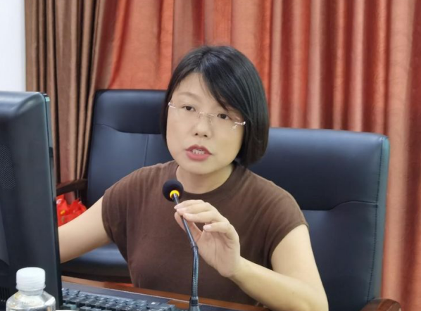 市環(huán)發(fā)公司組織召開(kāi)學(xué)習貫徹習近平總書(shū)記在全國兩會(huì )上重要講話(huà)精神專(zhuān)題宣講會(huì )(圖2)