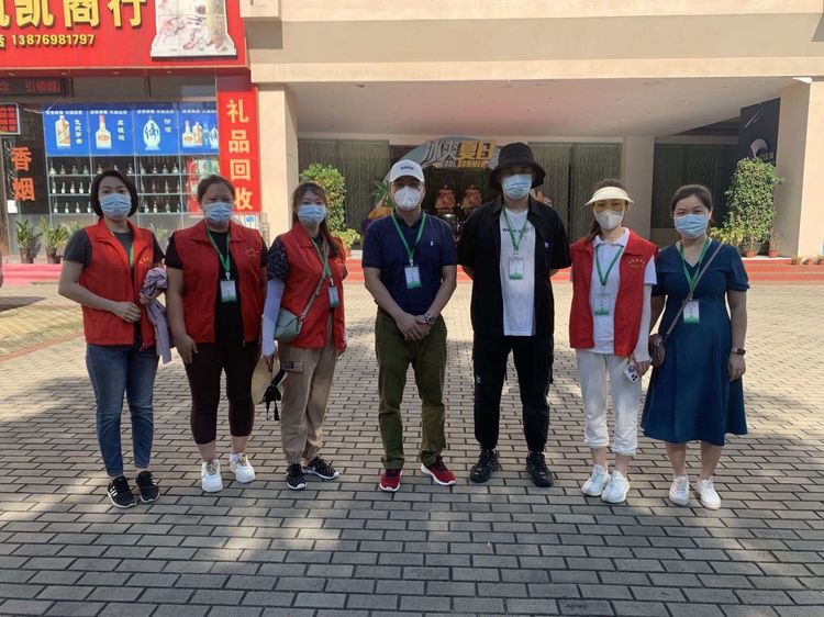 貼心服務(wù) 排憂(yōu)解難——市環(huán)發(fā)公司用心用情做好滯留旅客服務(wù)工作