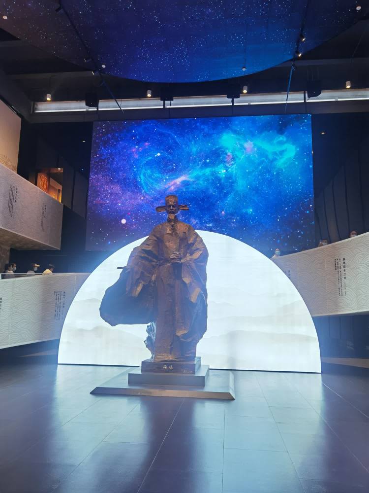 傳承海瑞精神 激蕩清風(fēng)正氣——市環(huán)發(fā)公司開(kāi)展“清廉國企 青廉有我”主題黨日活動(dòng)(圖2)