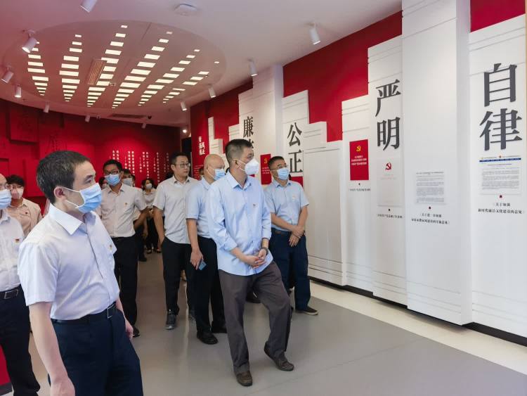 傳承海瑞精神 激蕩清風(fēng)正氣——市環(huán)發(fā)公司開(kāi)展“清廉國企 青廉有我”主題黨日活動(dòng)(圖7)