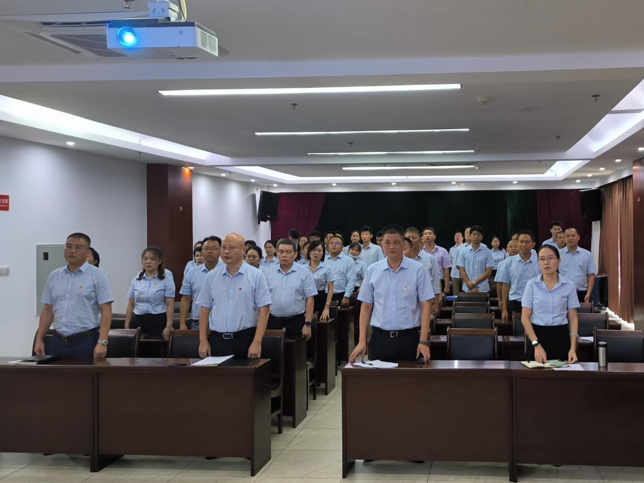 市環(huán)發(fā)公司舉辦慶祝建黨102周年大會(huì )暨上專(zhuān)題黨課(圖2)