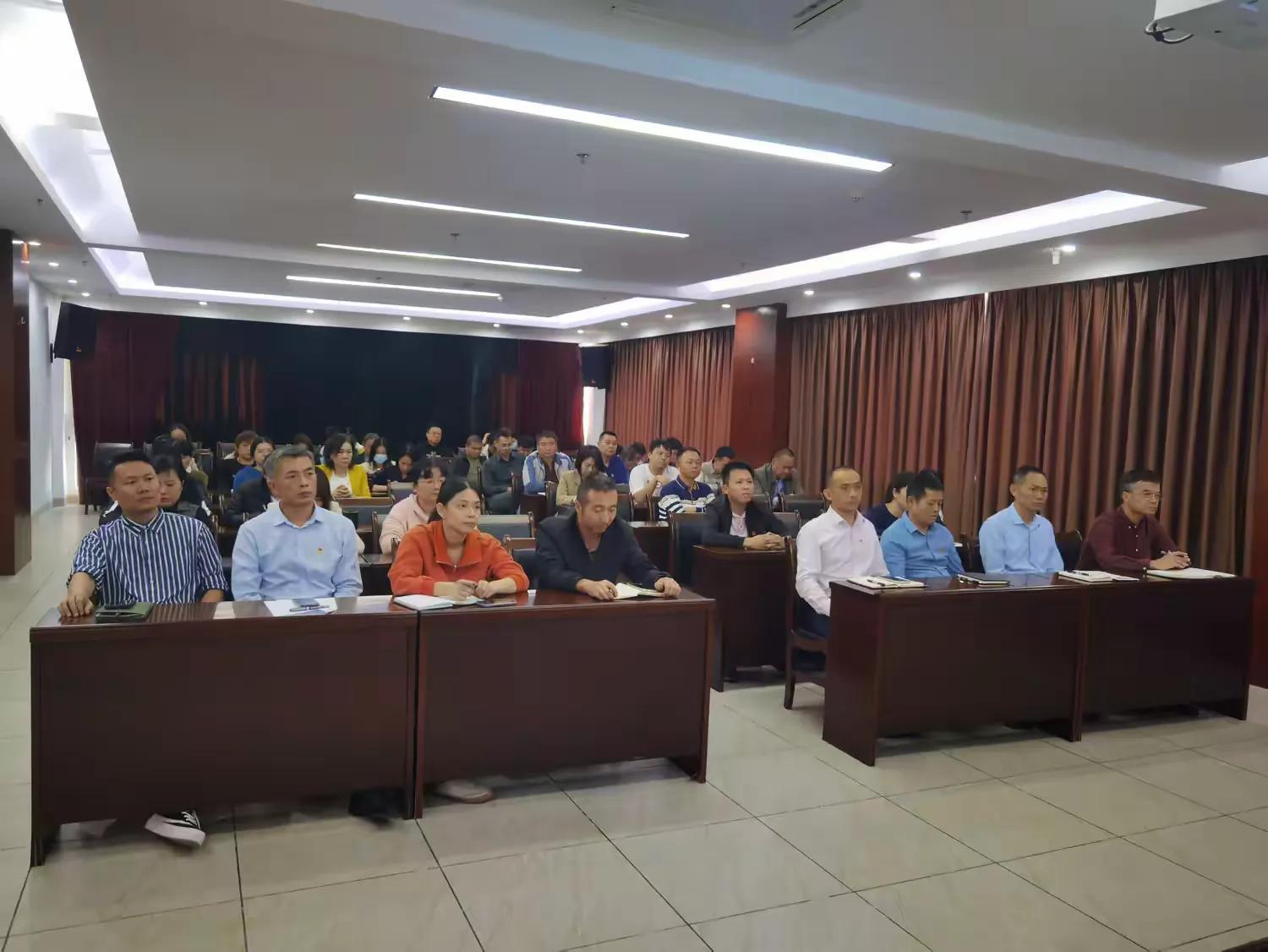 市環(huán)發(fā)公司開(kāi)展學(xué)習貫徹黨的二十屆三中全會(huì )精神專(zhuān)題宣講暨黨課活動(dòng)