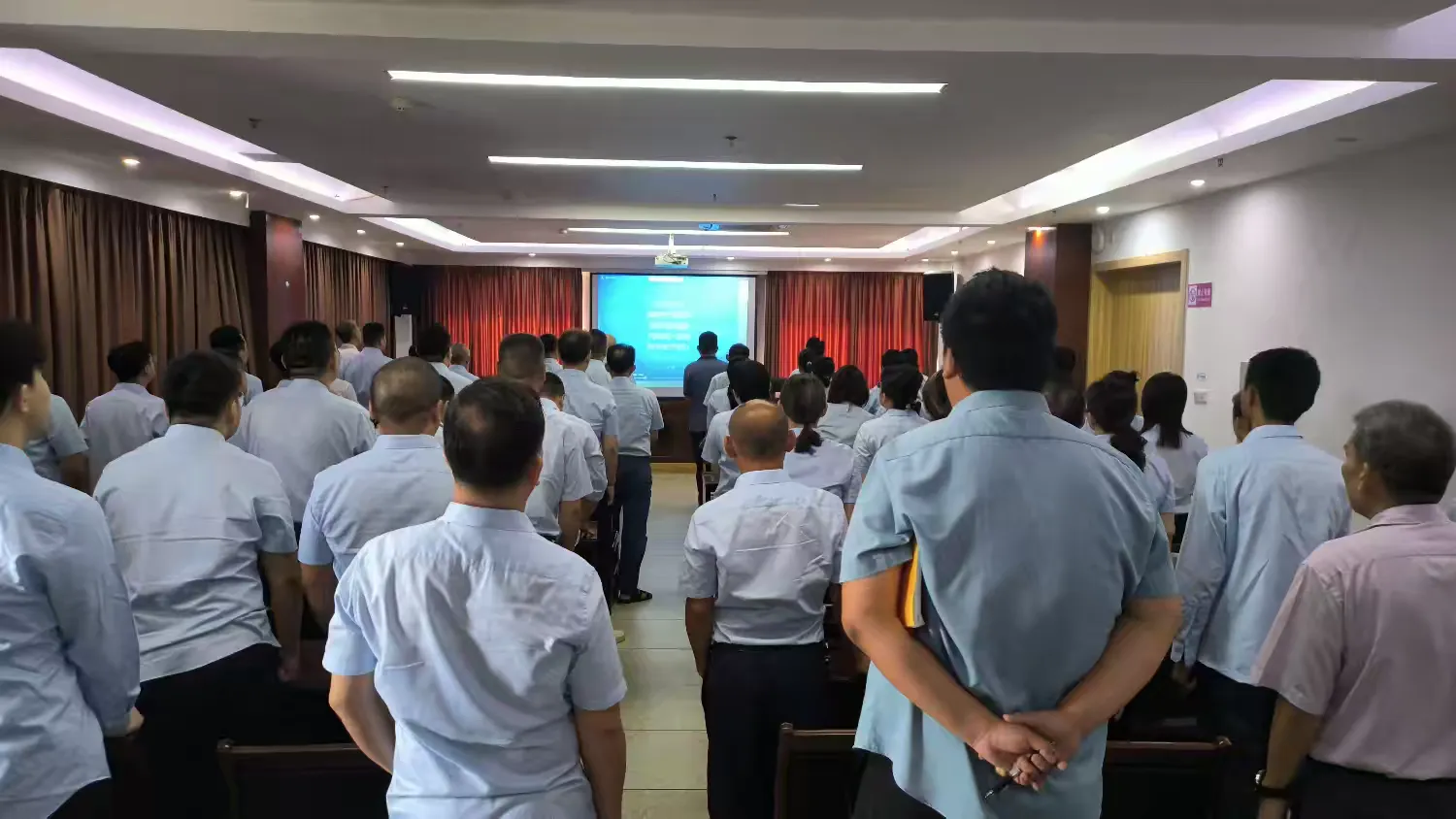 市環(huán)發(fā)公司召開(kāi)慶祝建黨104周年大會(huì )(圖7)